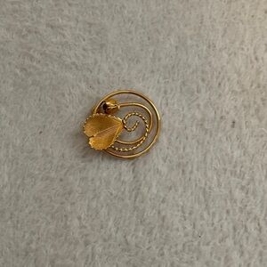 Vintage Gold Leaf Swirl Brooch